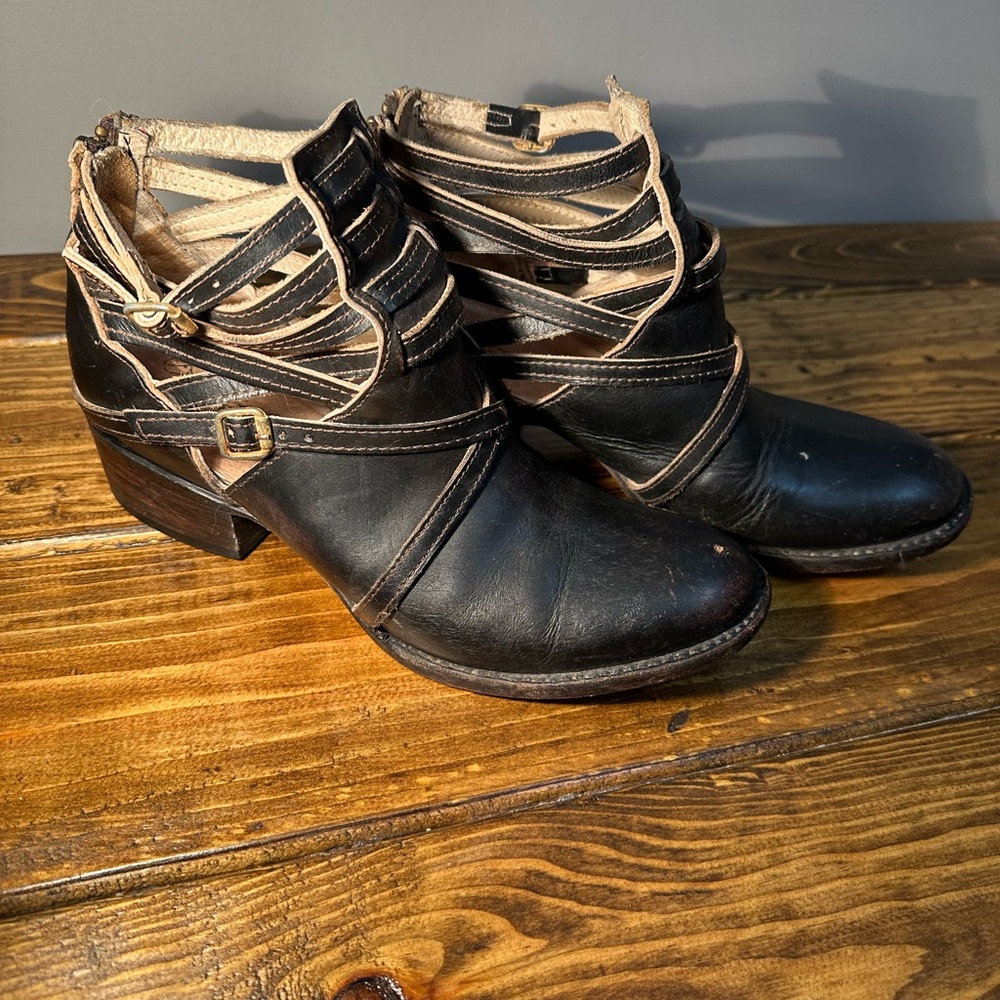 Freebird by Steven, Stair, Black/Brown Leather Strappy Ankle Boot / Bootie SZ 8